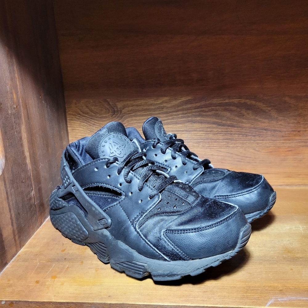 Nike Air Huarache Running Sneaker 7Y - Picture 2 of 9